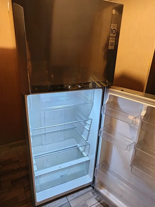 Frigider LG cu congelator