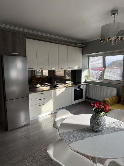 Inchiriez apartament