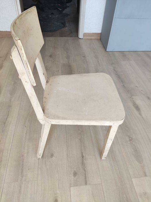 Стара здрава кухненска маса и столове