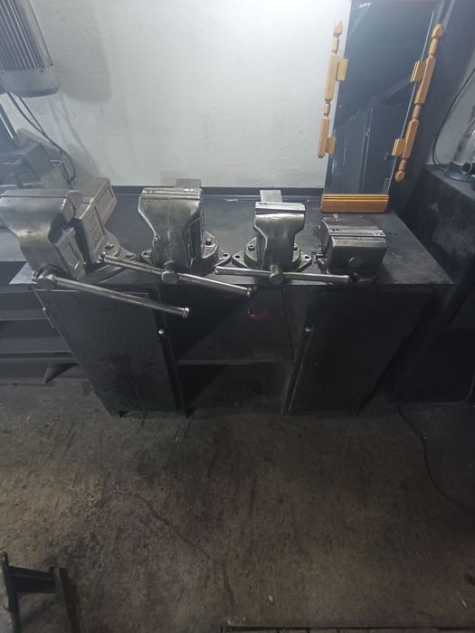 Продам тиски слесарные и станочные