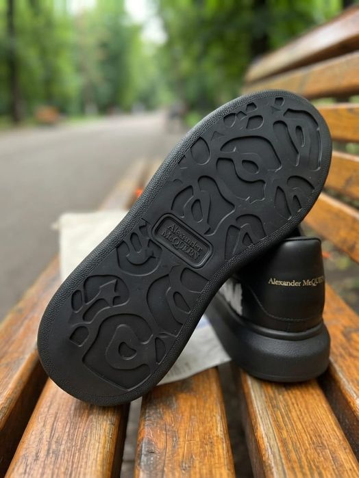 Adidasi Alexander Mcqueen Negru Graffiti