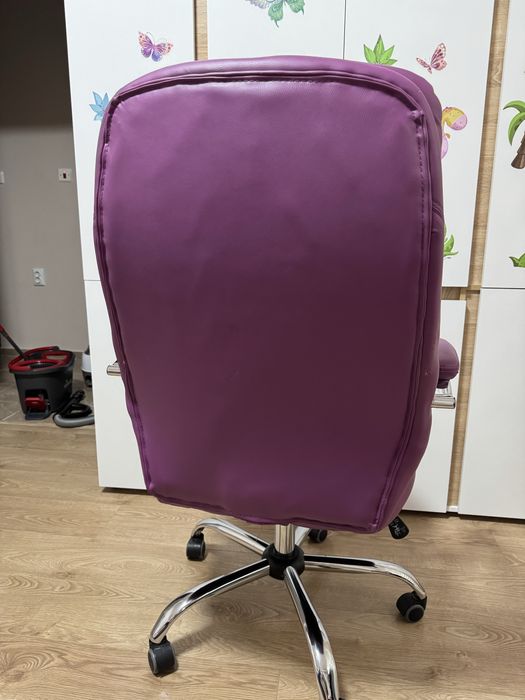 Офис стол лилав и син почти неизползвани