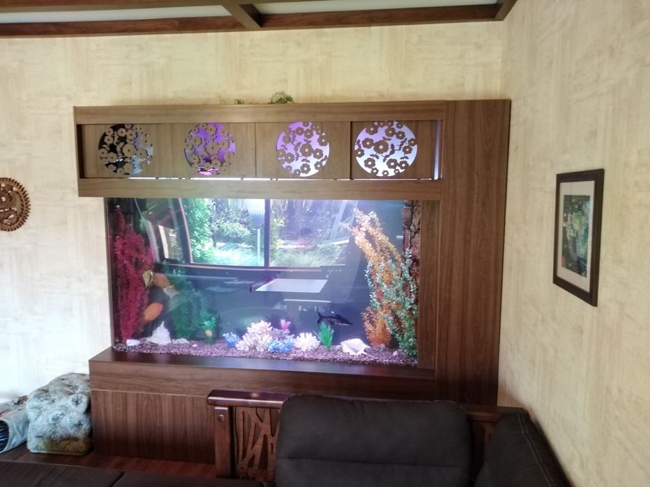 Изготовление акриловых аквариумов,различных форм и размеров.