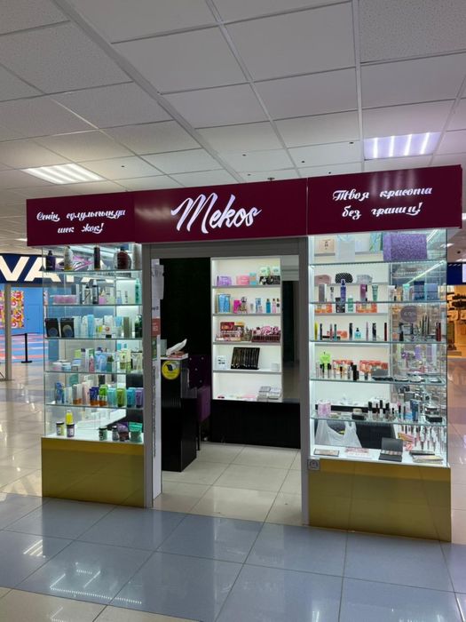 Продам витрины срочно