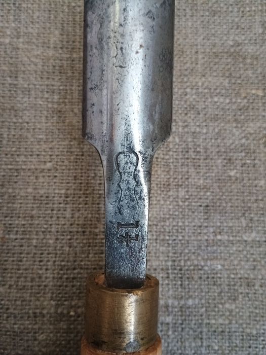 Продам резец токарный Англия