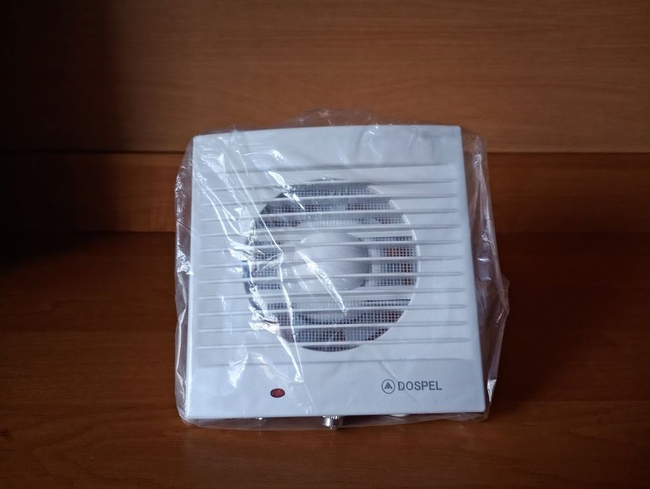 Продаётся вентилятор осевой настенный