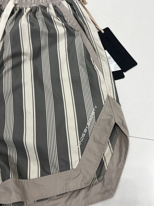 Pantaloni Scurti Made By Society