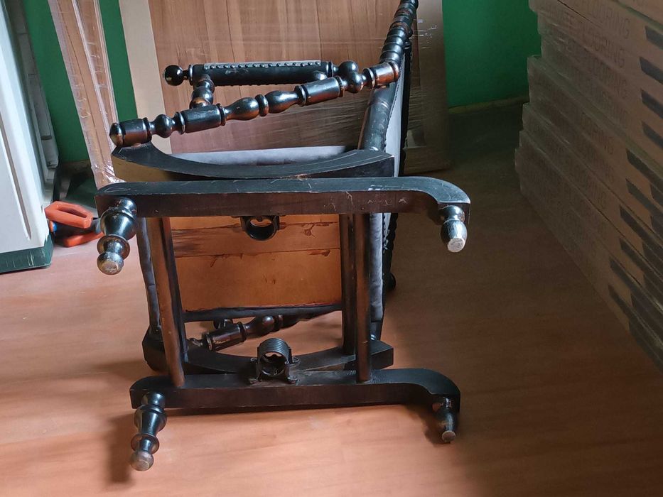 Scaun balansoar din lemn