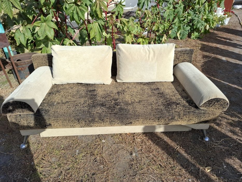 Мягкий уголок диван книжка