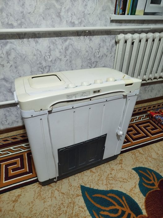 Продаю стиральную машину Midea 8 кг