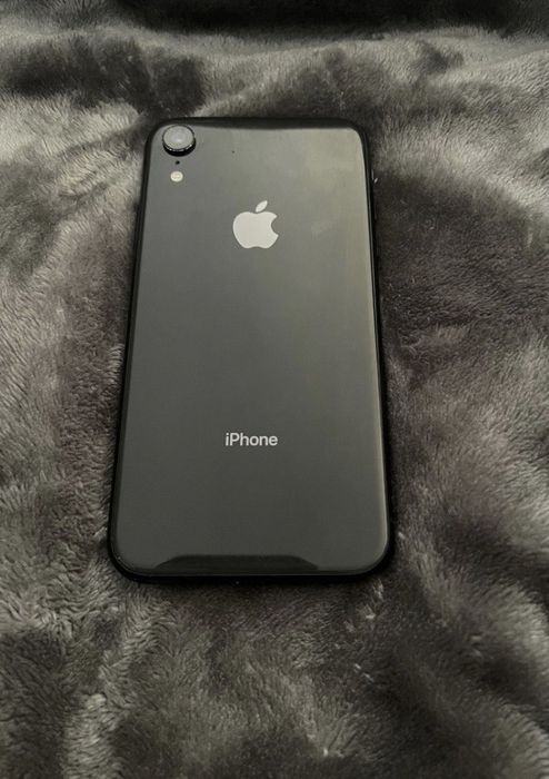 iPhone XR 64 gb 83%