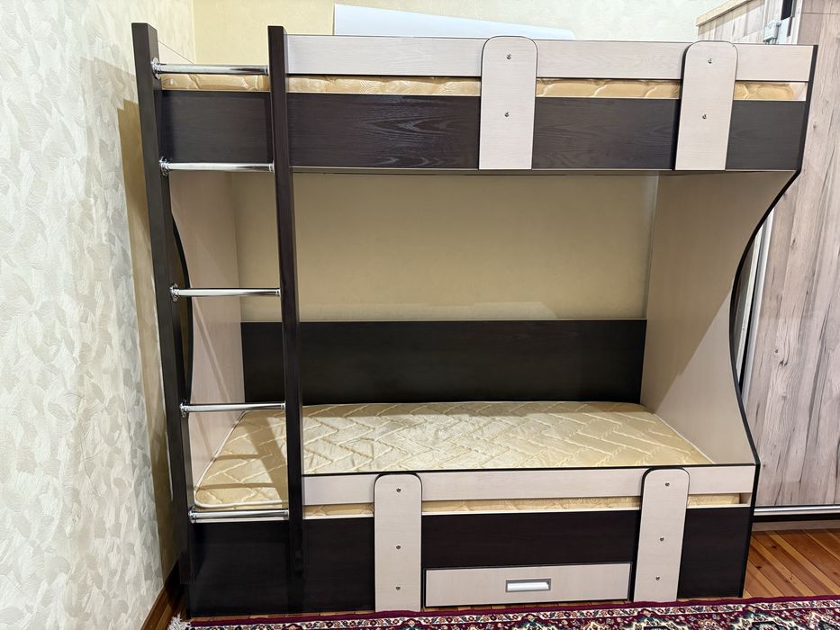 2 etajli divani sotiladi matrasi bilan yangi ishlatilmagan 2,500,000.