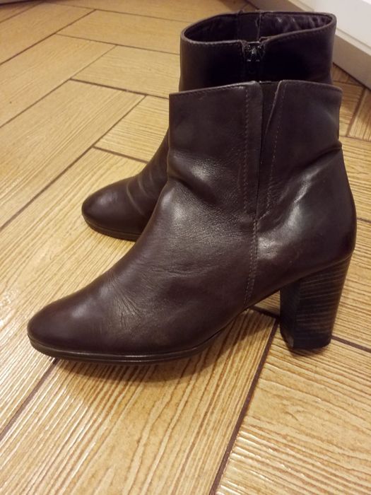Cizme/botine piele naturala măr 39. Stare excelenta.