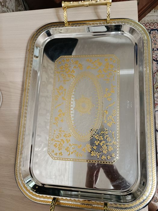 Кастрюля эмалированная, поднос.