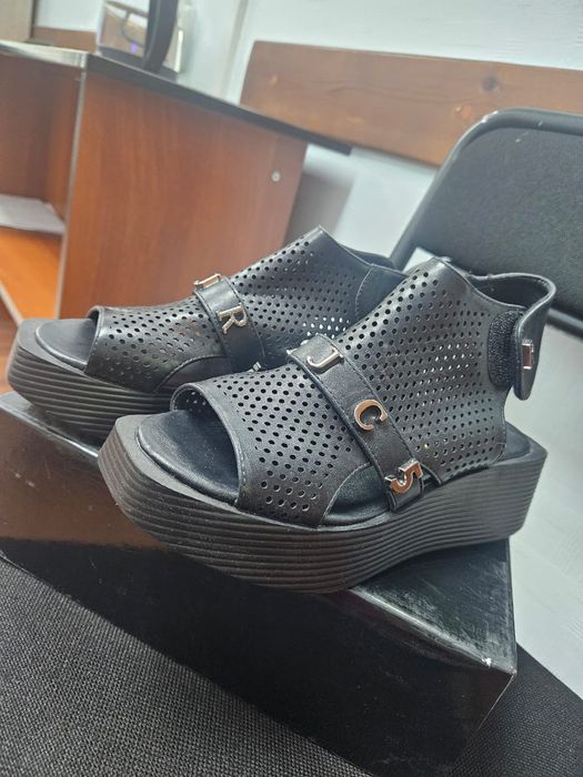 Новые босоножки.