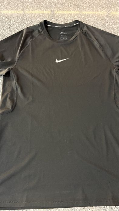 Спортивная одежда Nike / Under Armour
