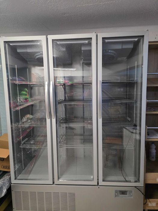 Vitrina UGUR USS 1600 D3K