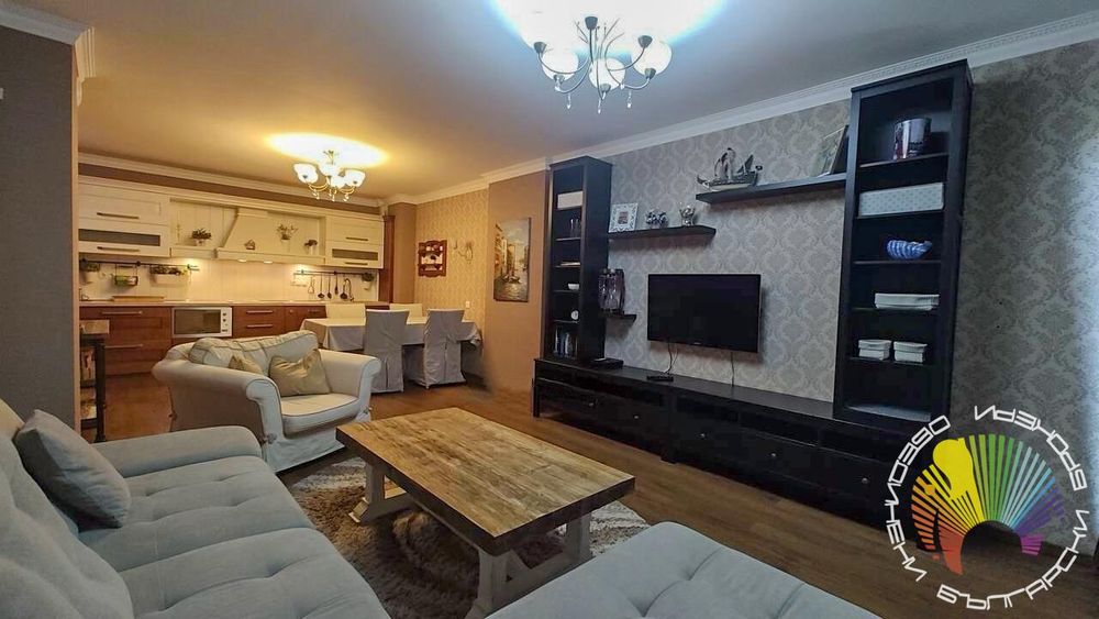 Дава се под наем Тристаен апартамент в Бургас, Лазур - 125 кв.м за 1200 € - Снимка #2