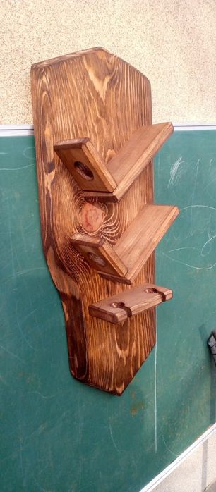 Продам винные полки.