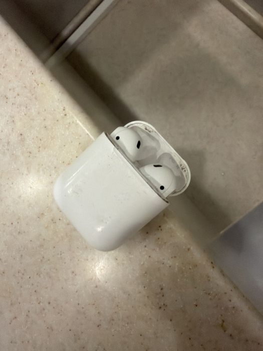 Airpods первые самые