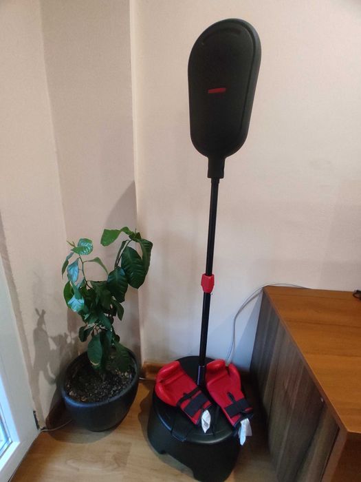 Детска боксова круша с ръкавици