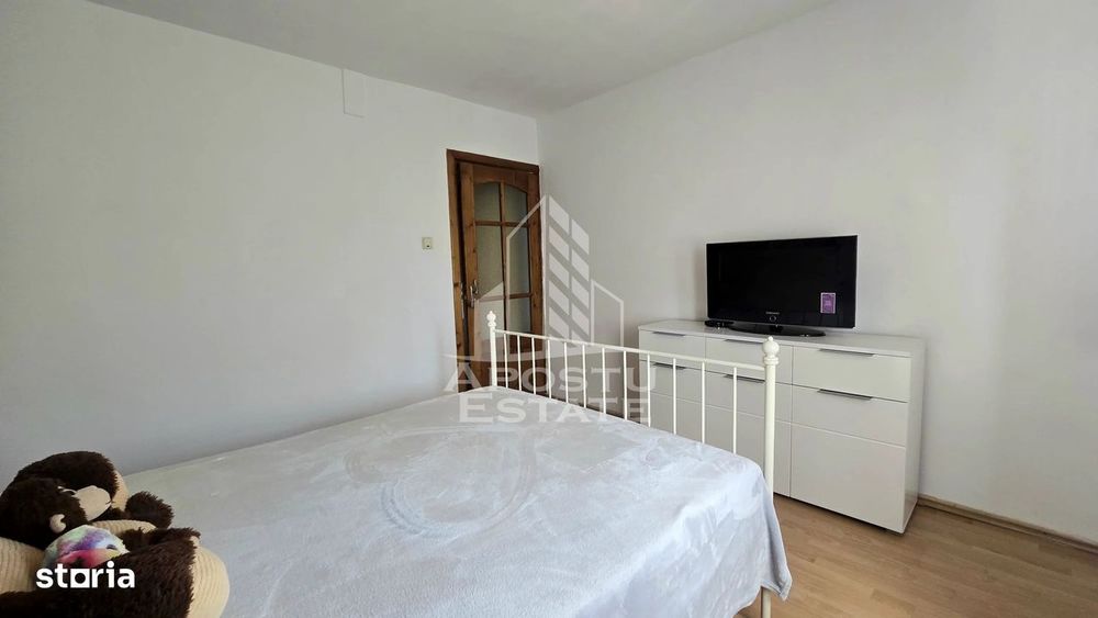Apartament de vanzare cu 3 camere, decomandat,centrala proprie,Lipovei