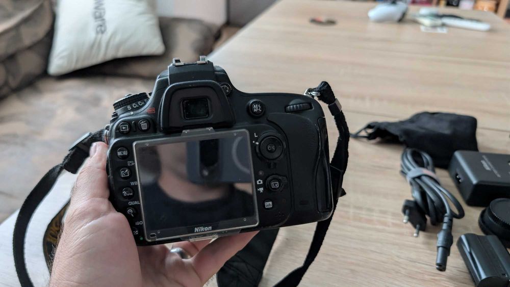 Пълен фотографски комплект: Nikon D610 + 35mm обектив и аксесоари
