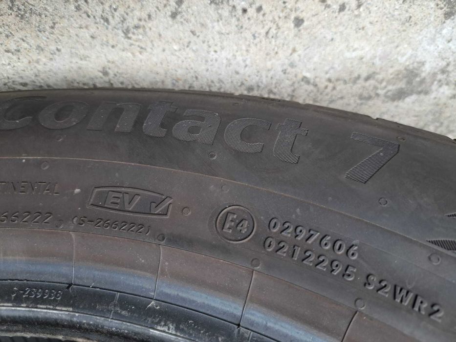 4 anvelope 235/60 R18 Continental