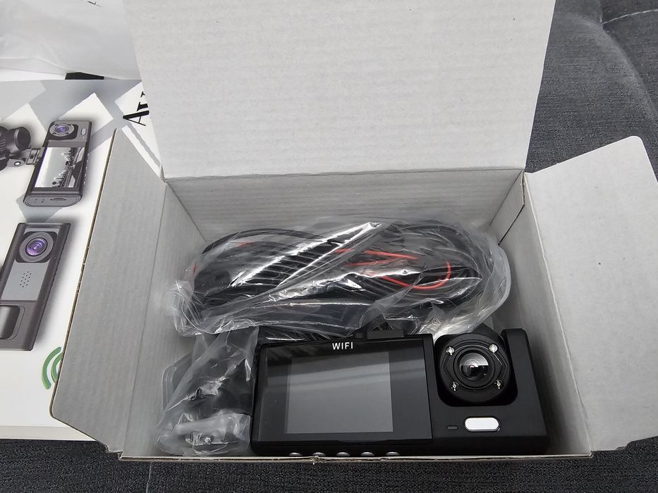 Cameră video auto tripla full HD 1080p