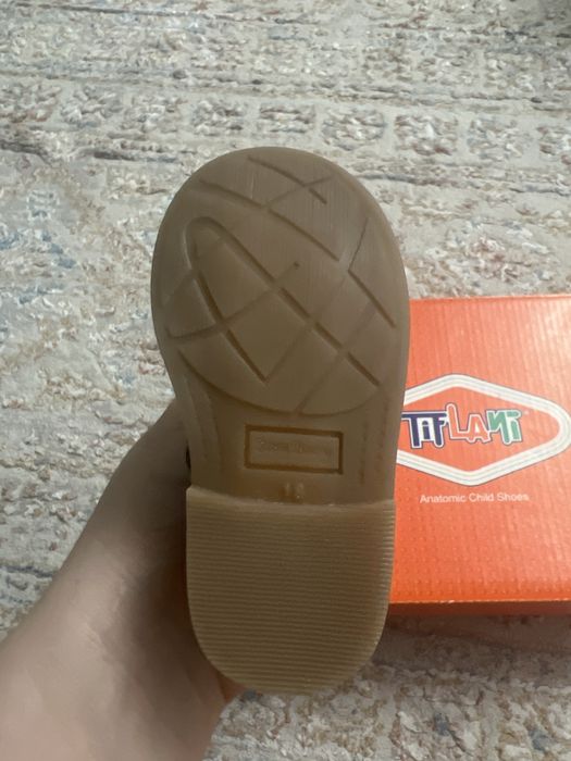 Продаю сапоги малышам