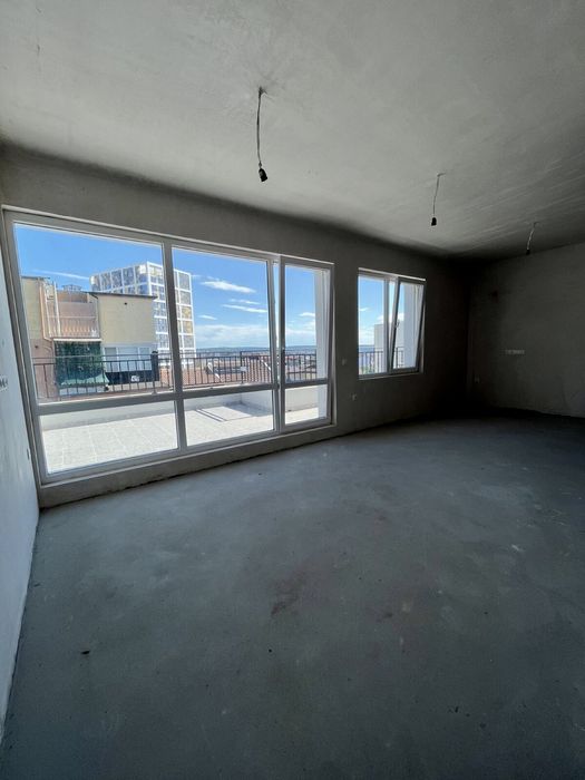 Четиристаен апартамент с 2 гаража