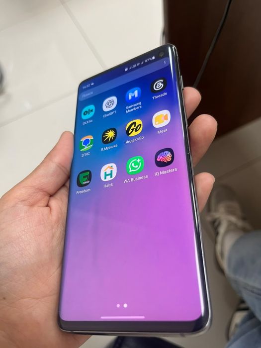 Samsung s10 128 8