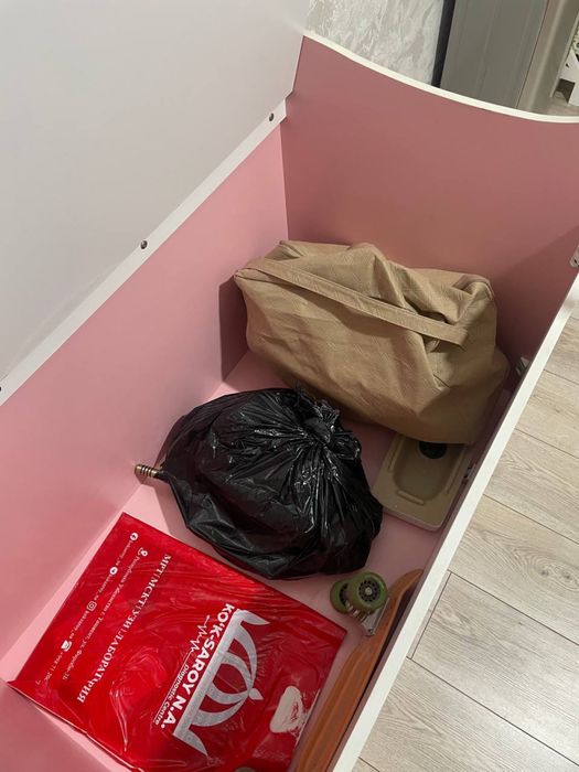 Детский пеленальгый столик +комод для игрушек.