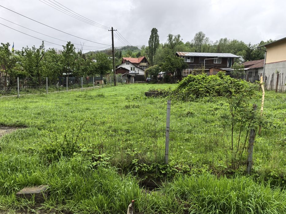 Vând teren situat în Breaza