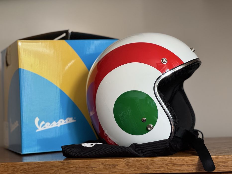 Нова Каска VESPA NAZIONI 2.0