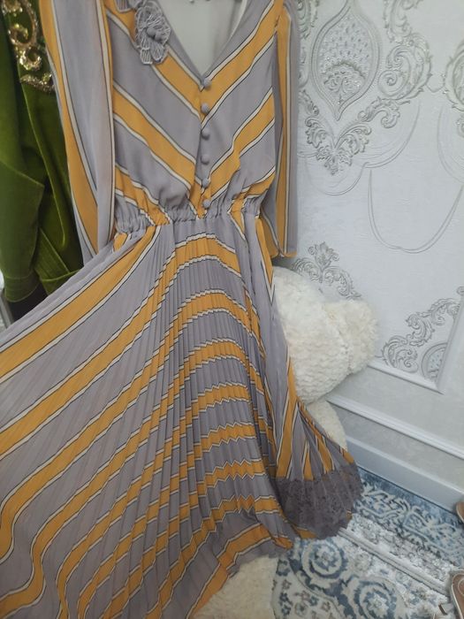 Женские нарядные платья