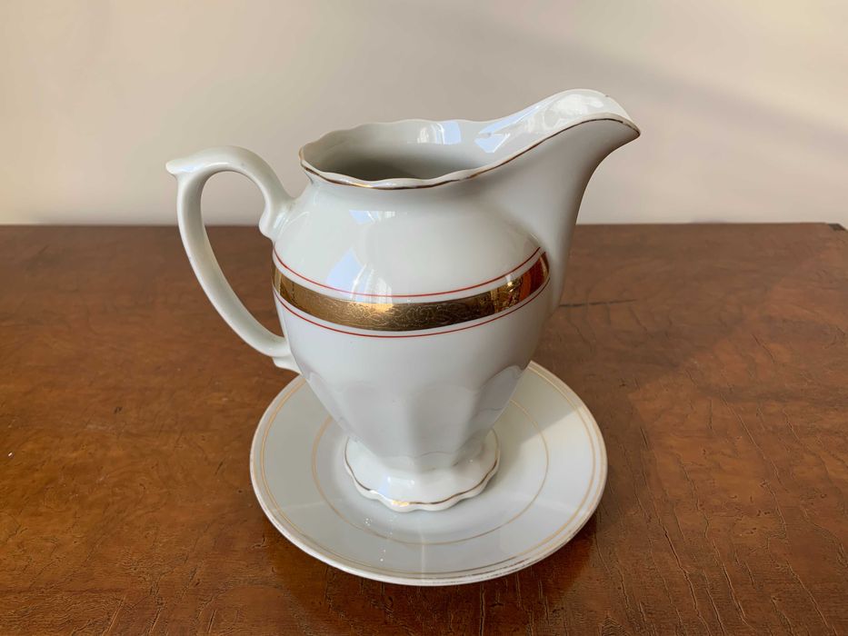 Луксозни ретро порцеланови сервизи за хранене чай канички чинии супник