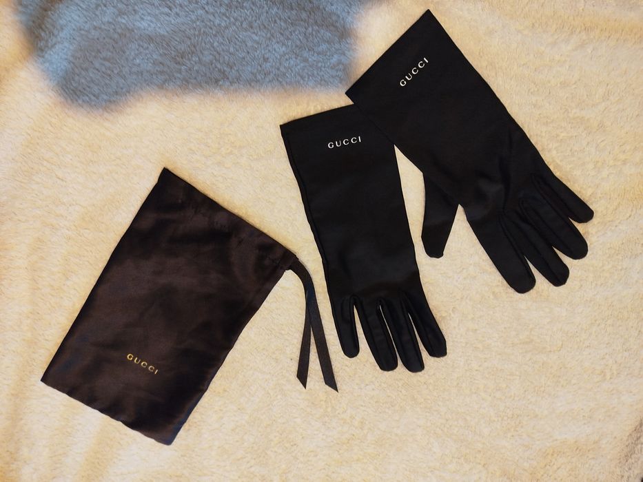 Ръкавици и гривна Гучи