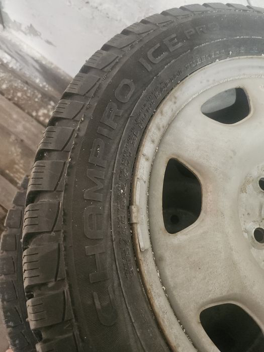 Продам зимнюю резину с дисками