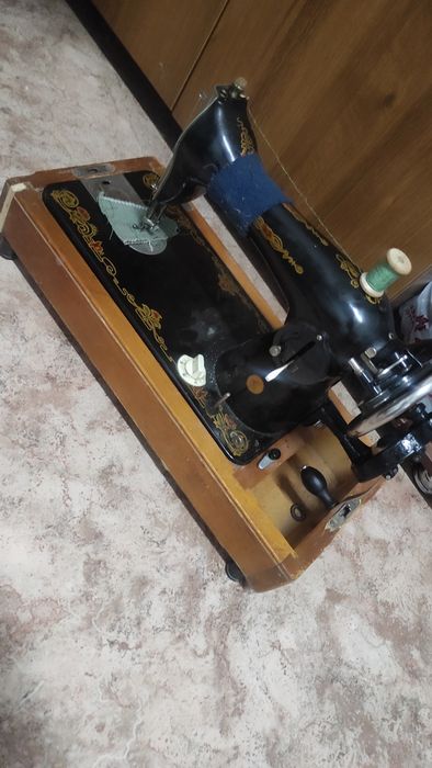 Продам швейную машинку ручную
