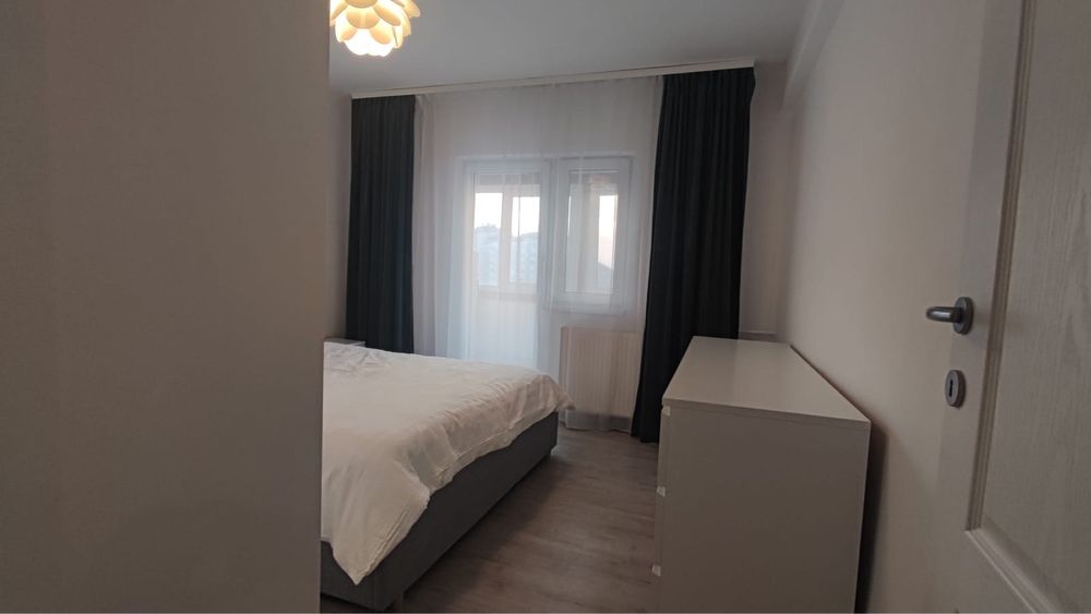 Vand apartament 3 camere