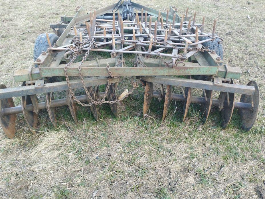 Disc cu șase trailere