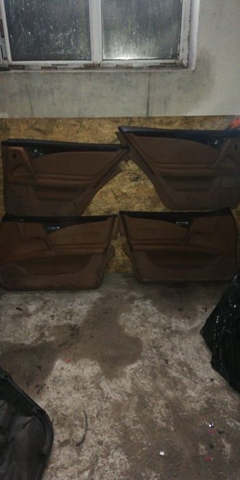 Обшивки двери к-т на Mercedes E 210