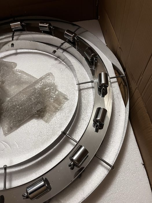 Продается люстра