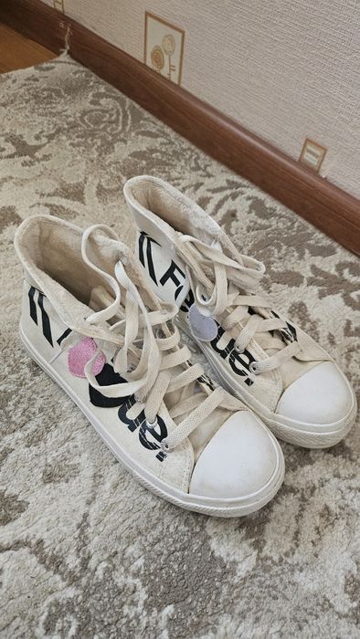 Кроссовки 36-37 размер