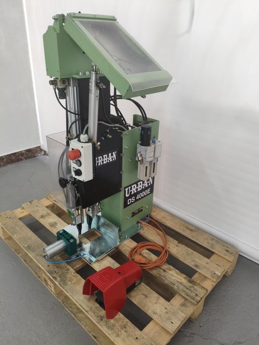 Двуглава автоматична винтонавивна машина URBAN DS 4000E-Германия