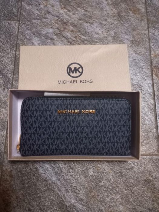 Portofele damă diferite modele