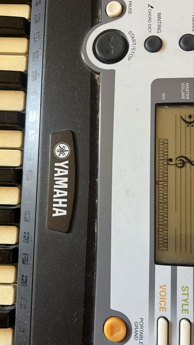 синтезатор YAMAHA PSR e214