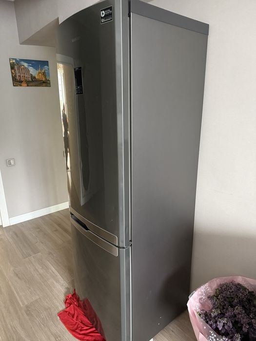 Продам холодильник