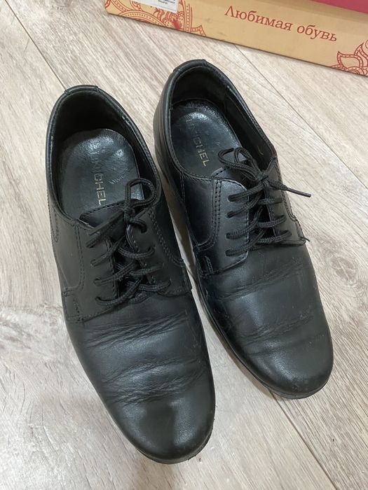 Продам туфли для мальчиков